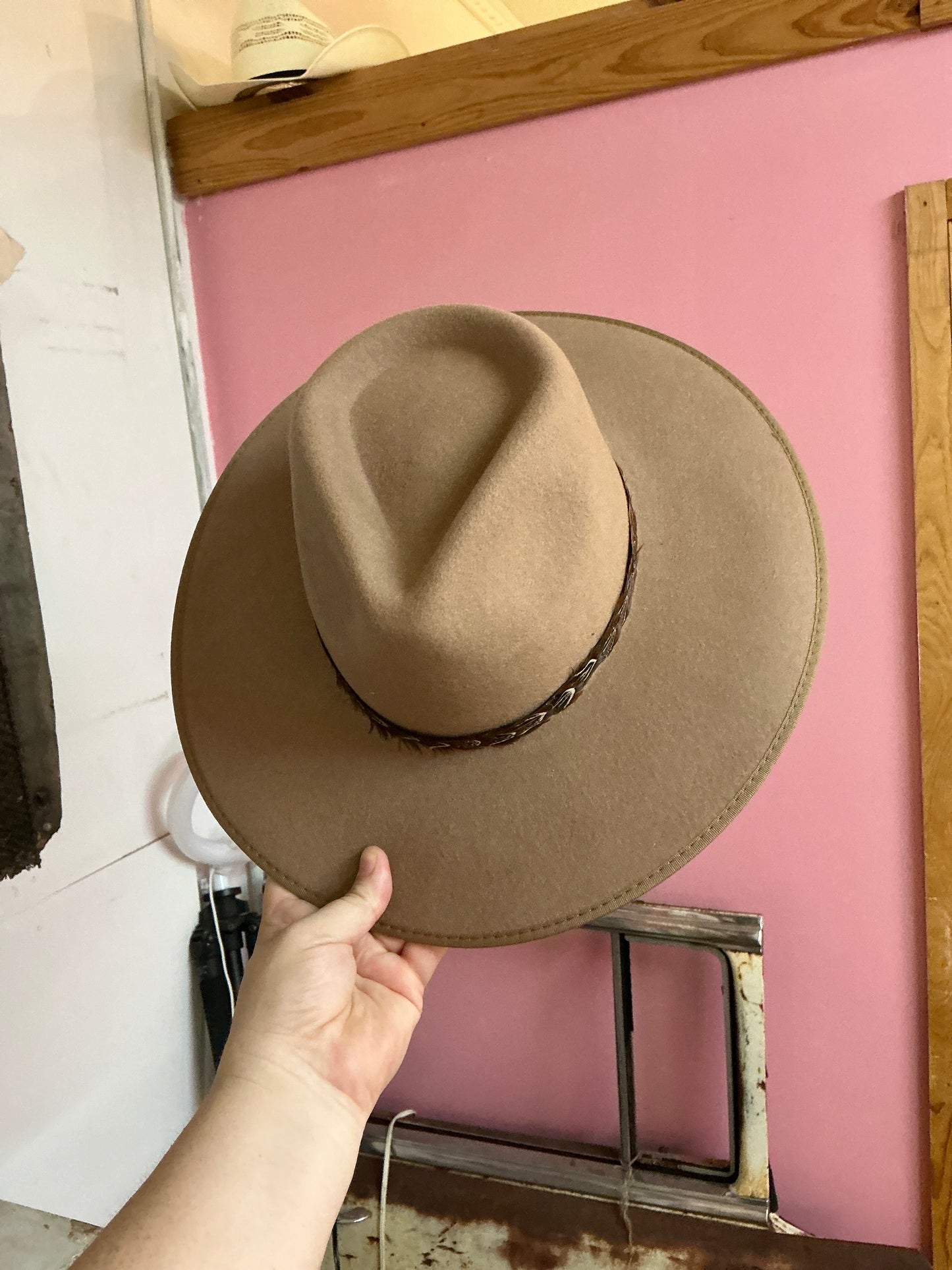 One Size Felt Rancher Hat w/ Feather band